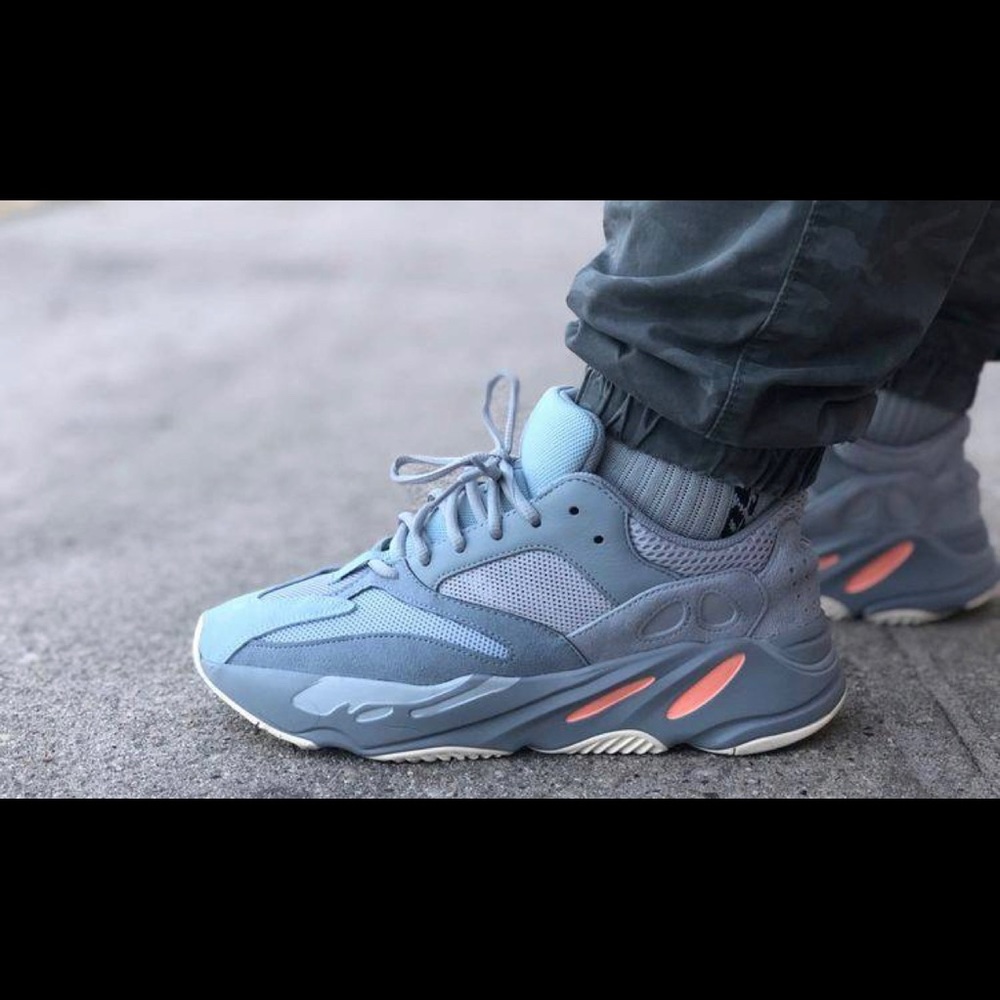 Yeezy boost 700